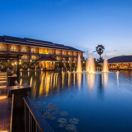 Hotel De L'Amour Sha Plus Prakhon Chai Bagian luar foto