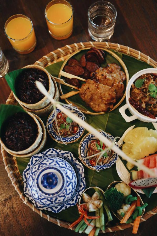 Hotel De L'Amour Sha Plus Prakhon Chai Bagian luar foto