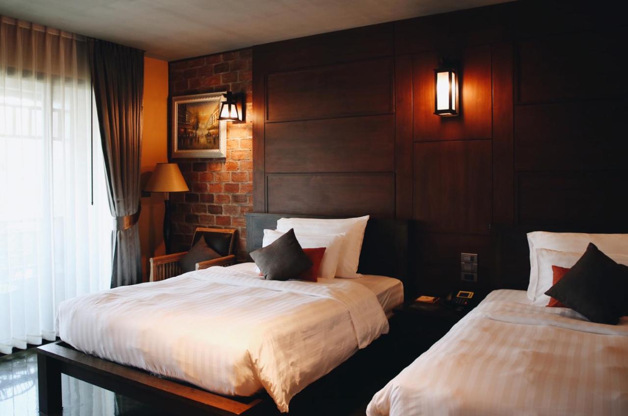 Hotel De L'Amour Sha Plus Prakhon Chai Bagian luar foto