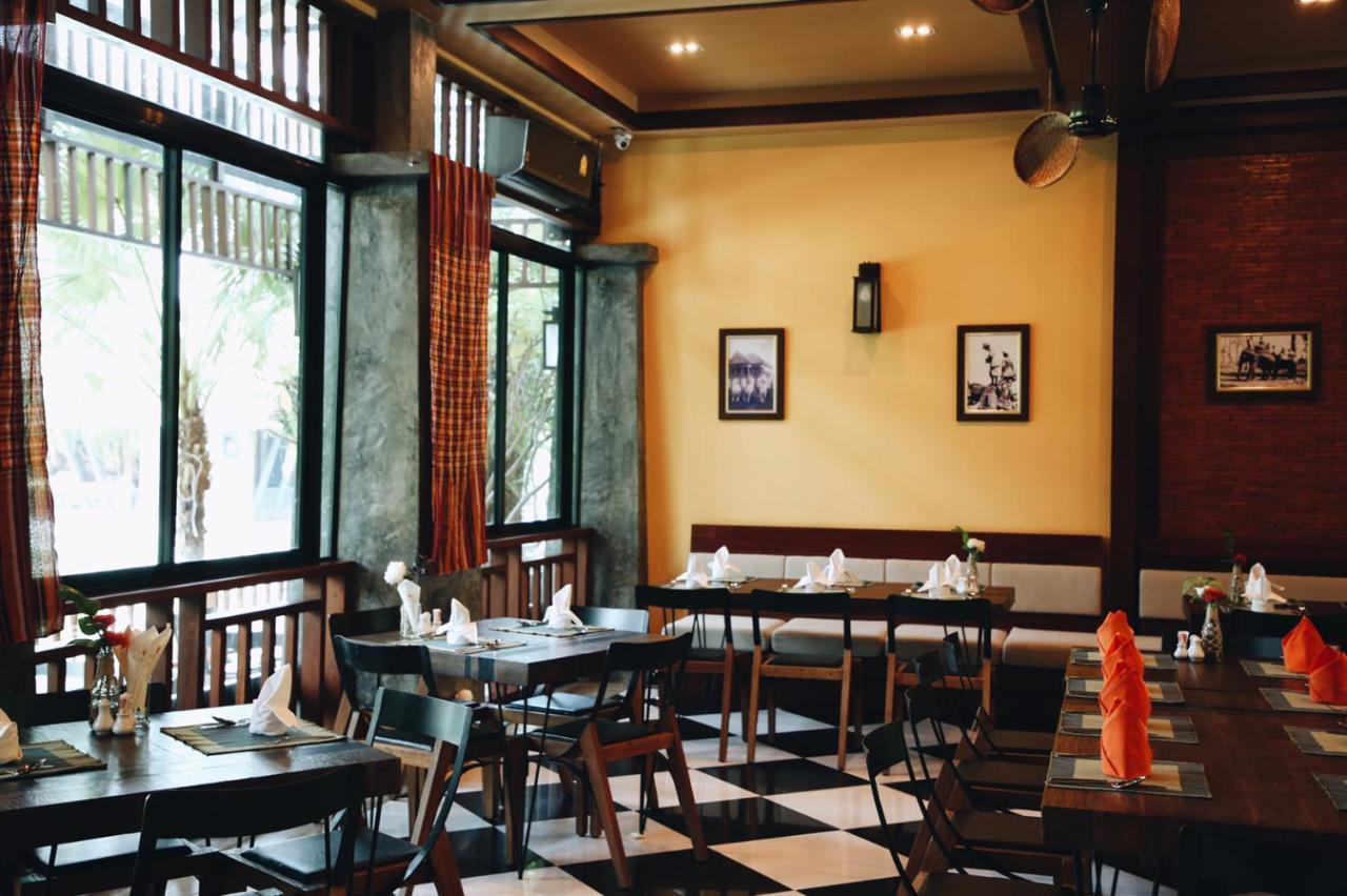 Hotel De L'Amour Sha Plus Prakhon Chai Bagian luar foto