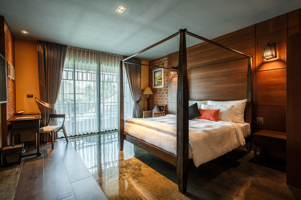 Hotel De L'Amour Sha Plus Prakhon Chai Bagian luar foto