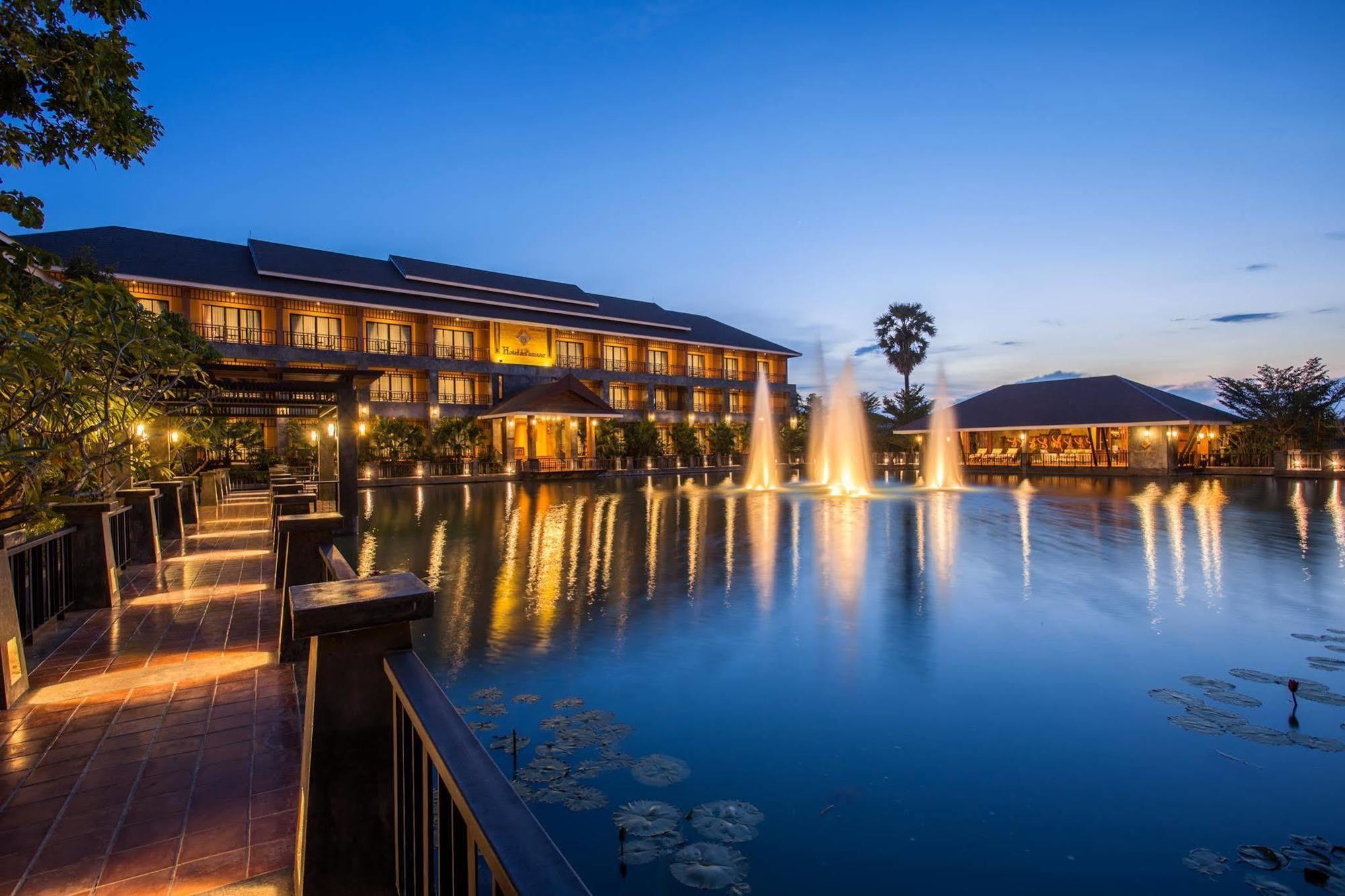 Hotel De L'Amour Sha Plus Prakhon Chai Bagian luar foto